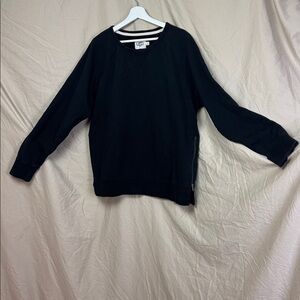 UGG Black crew neck sweatshirt with zippered side seam size XL